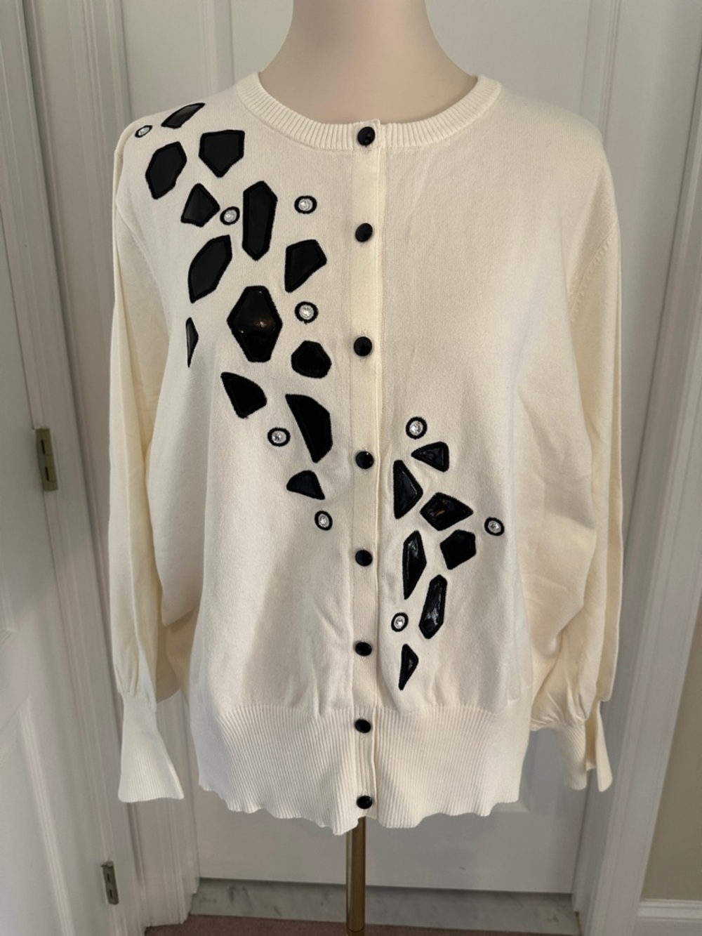 Vintage Bob Mackie Women’s Cream Cardigan with Black Appliqué Sz 1X